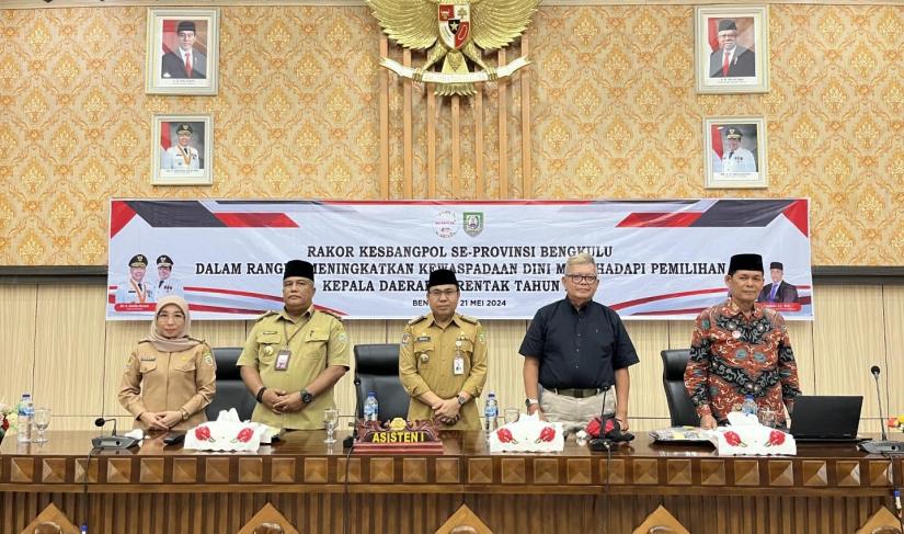 Rapat Koordinasi (Rakor) Kesatuan Bangsa dan Politik (Kesbangpol) se-Provinsi Bengkulu, di ruang pola, pada Selasa (21/05/2024). 