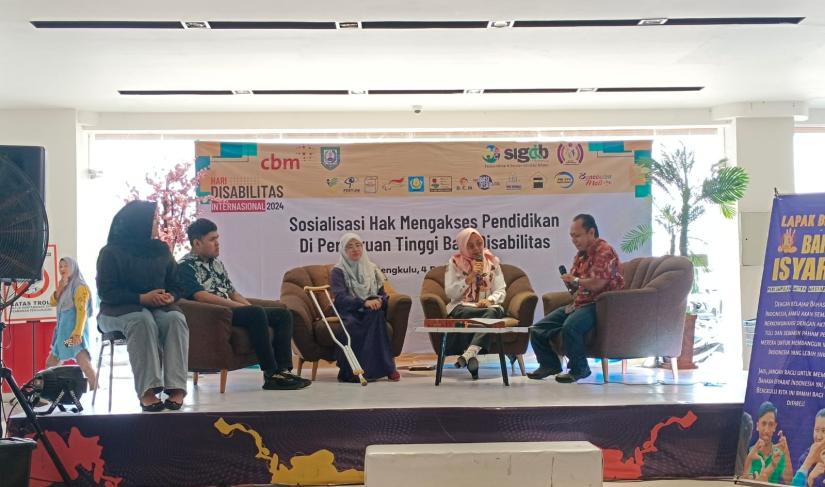 Sosialisasi "Hak Akses pada Perguruan Tinggi bagi Penyandang Disabilitas". Acara ini berlangsung di Bencoolen Mall dan menghadirkan Kepala Bidang Pembinaan Pendidikan Khusus Dikbud Provinsi Bengkulu, Salmi, S.Pd., sebagai narasumber utama.