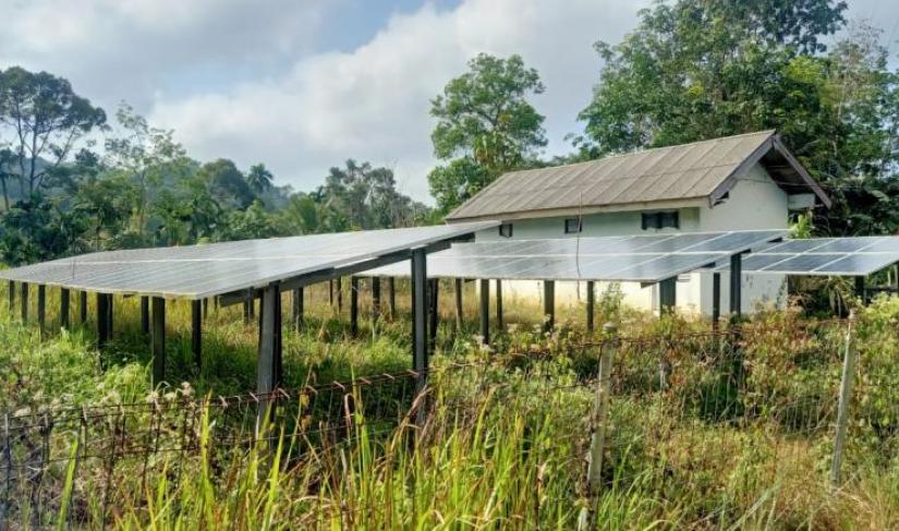 PLTS Sinar Mulya terbengkalai yang tidak ada perawatan sama sekali, Saptu, (10/08/2024) 