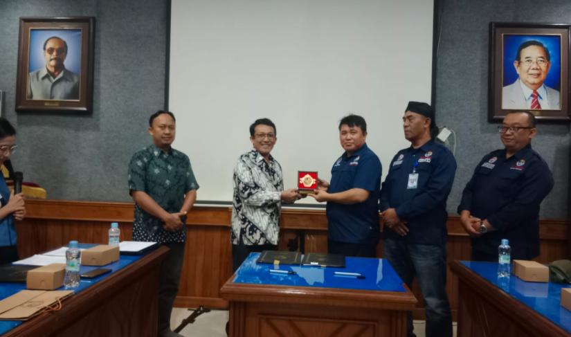 Penandatangan IWOI dengan ISI