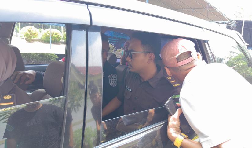 Pengawalan  tersangka korupsi dana pembangunan pasar inpres, Rabu (31/07/2024)