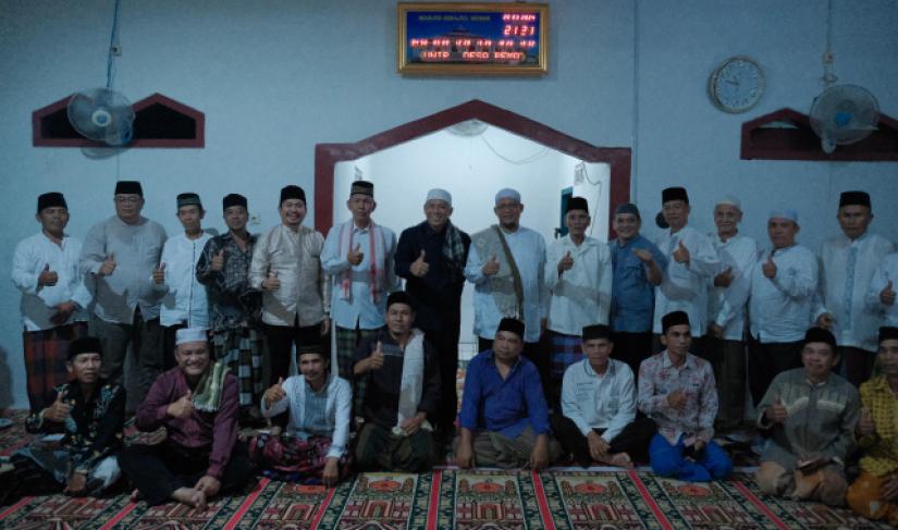 Wabup Arie Septia Adinata SE.MAp safari Ramadhan ke desa leluhur./ Poto Redy penarafflesia.com