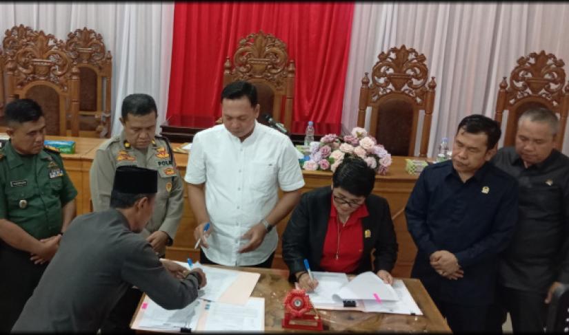 Paripurna Penandatanganan Nota Kesepakatan Rancangan KUA PPAS APBD Bengkulu Utara tahun 2025." Redy Penarafflesia.com"