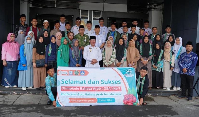 Plt Gubernur Rosjonsyah secara resmi melepas peserta OBA ke-7 untuk mewakili Provinsi Bengkulu, Rabu (6/11/2024). (Oki-PenaRafflesia.Com)