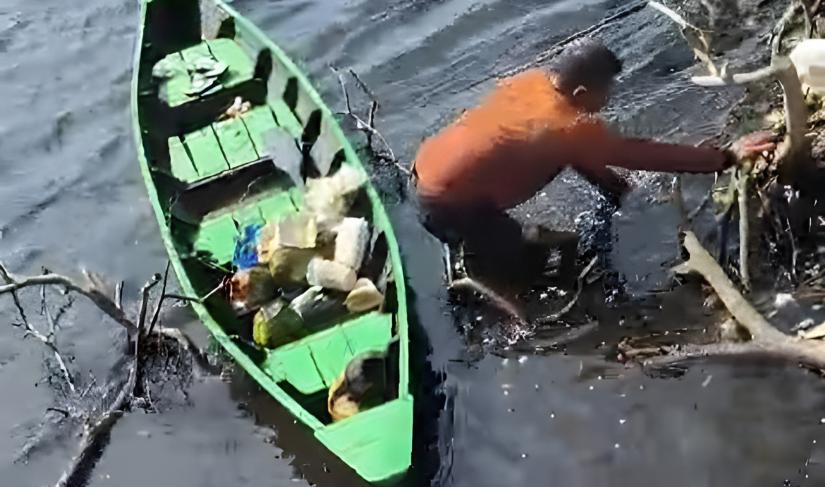 Keindahan Wisata Danau Dendam Tak Sudah (DDTS) Tercemar oleh Sampah Plastik.