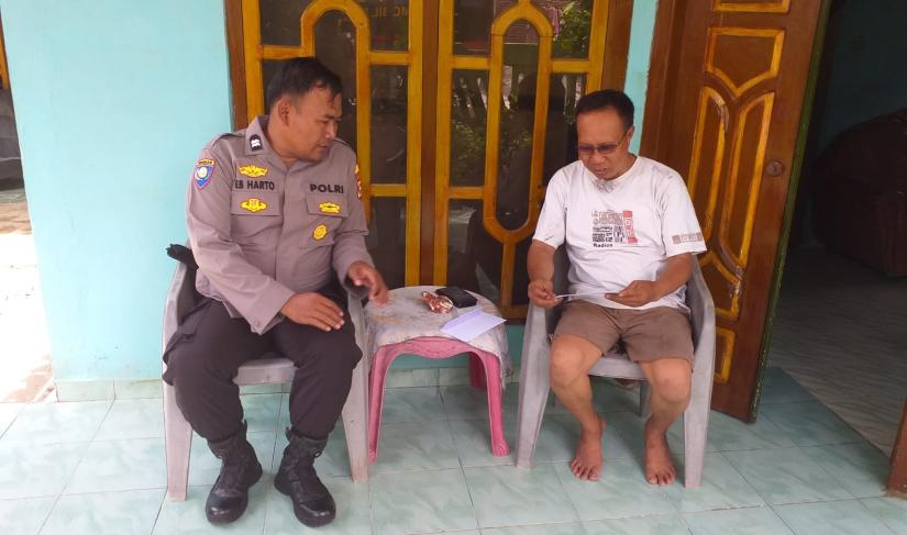 Kasat Binmas Polres Bengkulu Selatan, IPTU Kusyadi SH M Si, Berdialog dengan Tokoh Masyarakat Lokal dalam Upaya Meningkatkan Kamtibmas Jelang Pemilu 2024 (foto: Humas Polda Bengkulu /Penarafflesia)