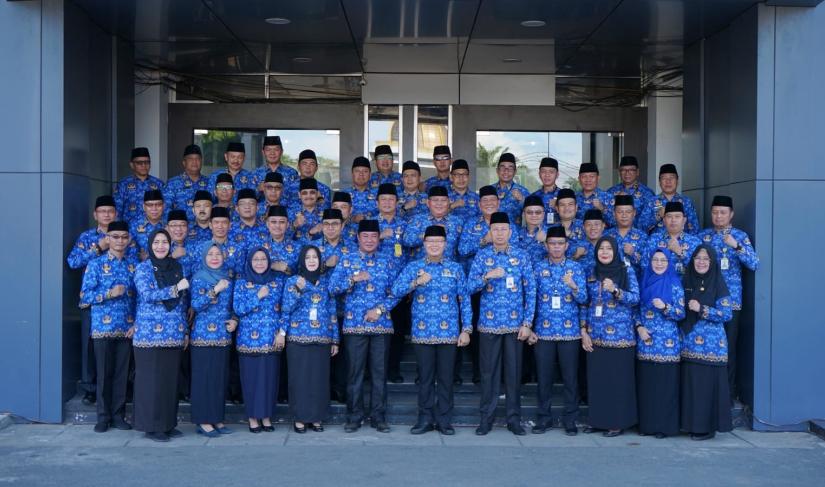  Sekretaris Daerah Provinsi Bengkulu, Isnan Fajri, terlihat memberikan arahan kepada para Kepala OPD yang berkumpul di Hotel Mercure Bengkulu untuk mengikuti Uji Kompetensi PPT Pratama tahun 2024.  (FATMALA/IKOBENGKULU)