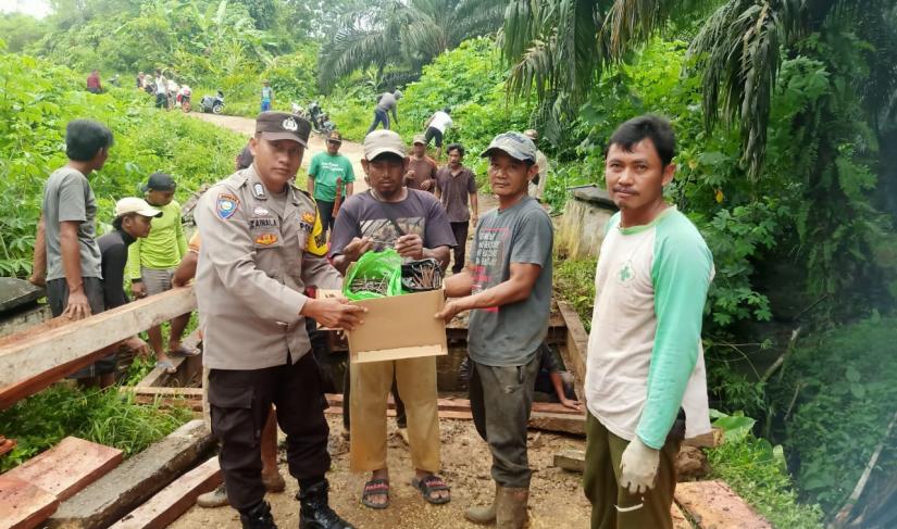 Polres Manje Bantu Masyarakat 