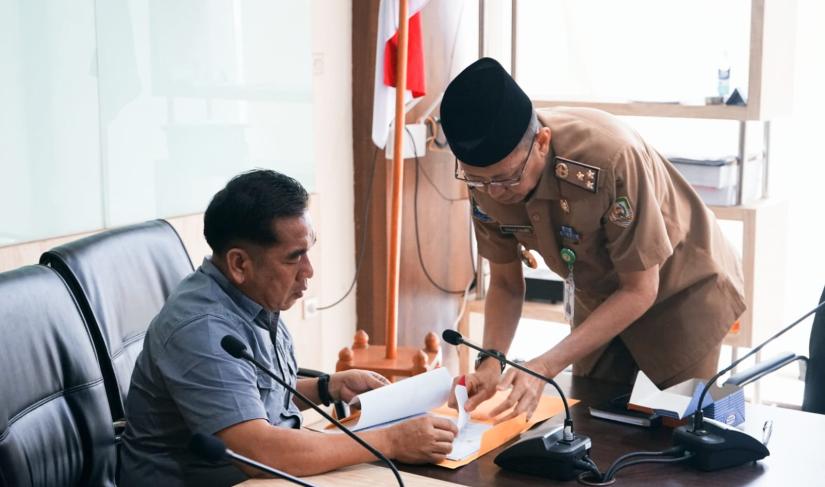Tim Pansel JPTP Provinsi Bengkulu Buka Klarifikasi Penunjukan Dirut M Yunus kepada Komisi IV DPRD.