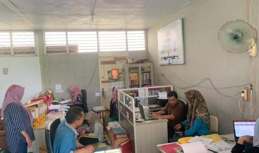 Pemberkasan TPG guru di Disdikbud Bengkulu.
