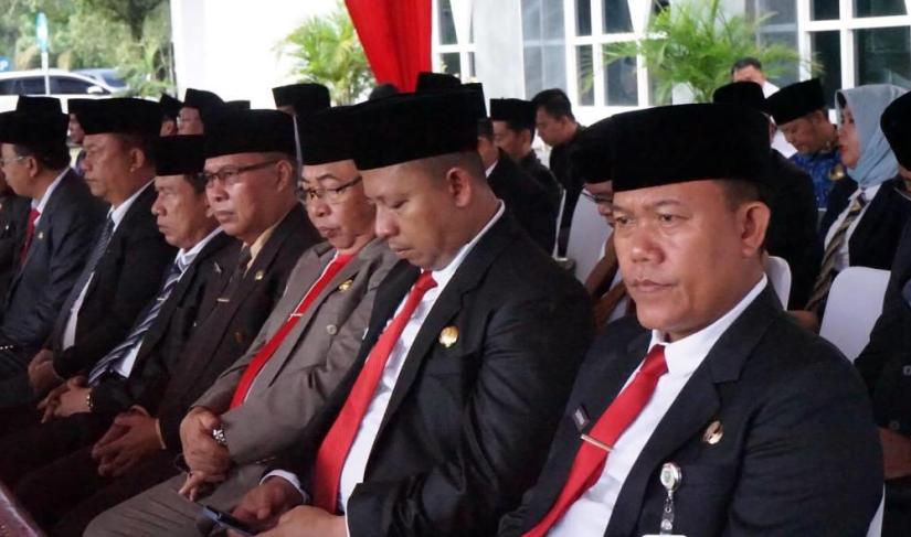 Kepala Dinas Pendidikan dan Kebudayaan (Disdikbud) Provinsi Bengkulu, Saidirman, S.E., M.Si., turut menghadiri Upacara Hari Kesaktian Pancasila yang digelar di Lapangan Kantor Gubernur Pemda Provinsi Bengkulu, Selasa (1/10/2024).