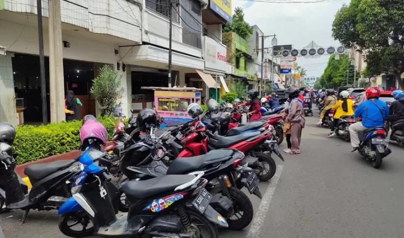Kepala Bapenda Kota Bengkulu Eddyson Memaparkan Target Penerimaan Retribusi Parkir Rp12 Miliar pada 2024 sebagai Upaya Meningkatkan Pendapatan Asli Daerah dan Dukung Pembangunan Kota Bengkulu (Foto: ILustrasi/ayobandung)