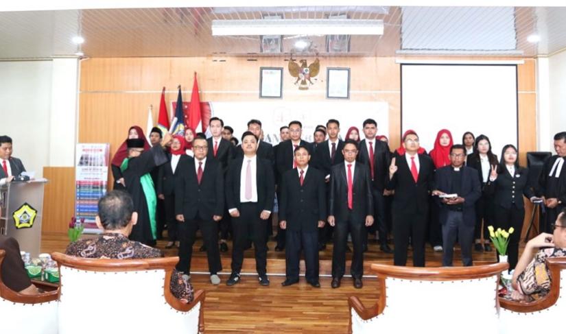 Pelantikan 38 Mediator dan Arbiter oleh Presiden DSI Prof. Sabela Gayo di Fakultas Hukum UNIB, Menghadirkan Pejabat Universitas dan Pemerintah Daerah, 24 Januari 2023 (FOTO: HUmas UNIB)