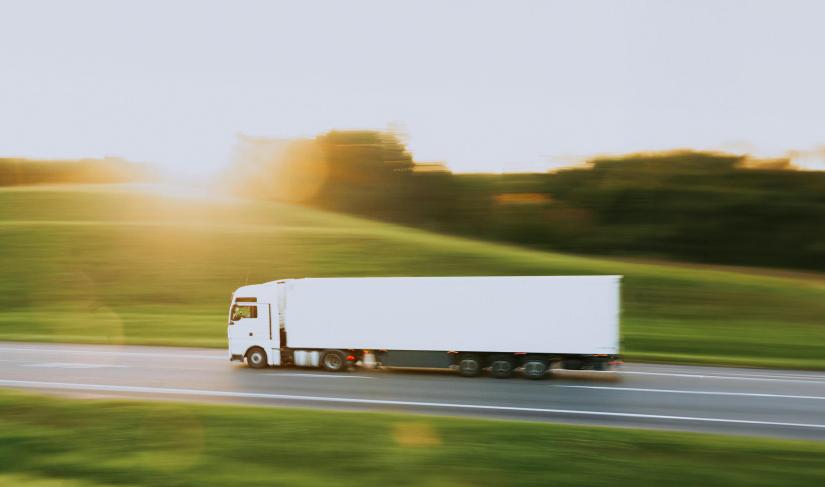 Pelajari strategi optimasi first mile hub agar bisnis e-commerce Anda lebih efisien. Temukan faktor penting, manfaat, hingga solusi logistik modern bersama forwarder.ai.