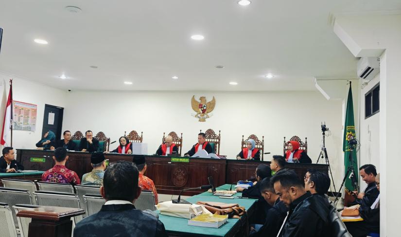 Sidang Rohidin Mersyah 