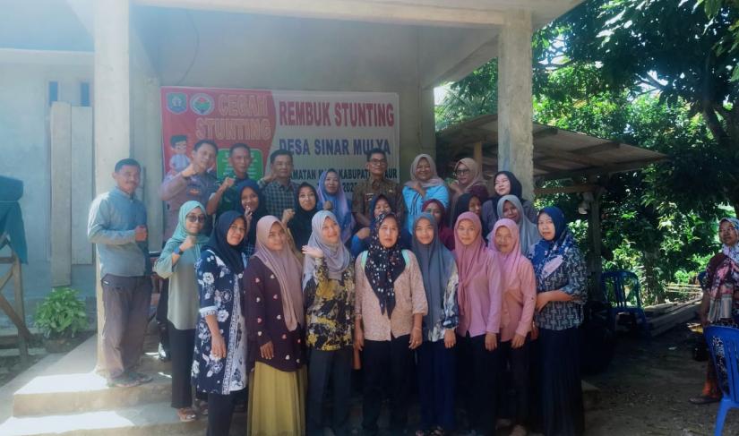 Setelah Sosialisasi stanting di Sinar Mulya melakukan foto bersama (5/9/2025).