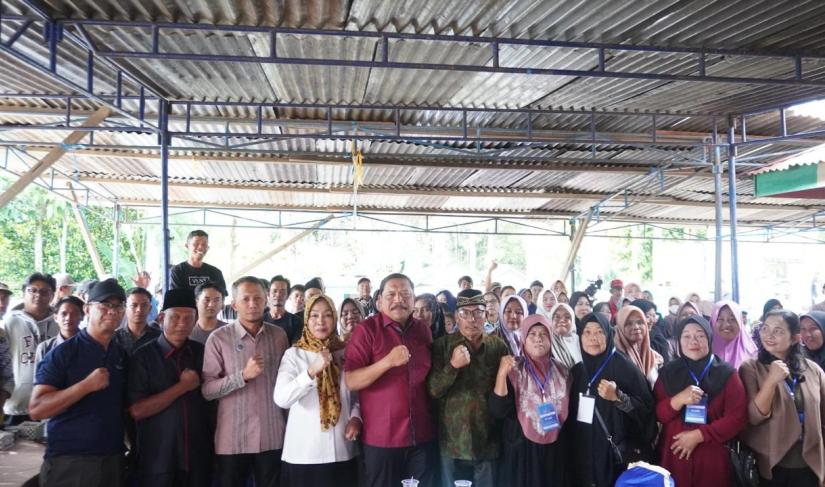 Anggota Komisi IX DPR RI, Eko Kurnia Ningsih saat sosialisasi program MBG di DesaSumberejo TransAD  Kecamatan Bermani Ulu Raya Kabupaten Rejang Lebong Provinsi Bengkulu, Sabtu (25/10/2025). 