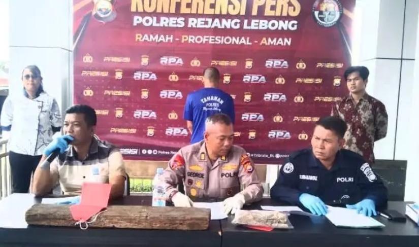 Kabag Ops Polres Rejang Lebong, AKP George Rudiyanto Press Relesase Jum’at (24/10/2025).