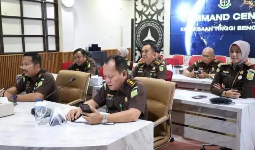 Kejaksaan Tinggi Bengkulu mengikuti Zoom Meeting Program “Jaksa Garda Desa (Jaga Desa)” yang digelar oleh Direktorat II Kejaksaan Agung RI, Senin (3/11/2025).