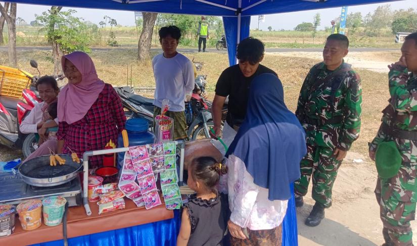 Salah satu yang merasakan dampak positif kegiatan tersebut adalah Yogik Saputra, pedagang es dawet tradisional. Minuman khas dengan cita rasa manis dan segar itu menjadi salah satu produk yang banyak diminati pengunjung bazar, Jumat (31/7/2026).