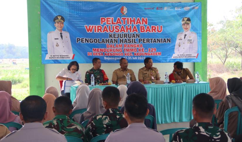 Program TNI Manunggal Membangun Desa (TMMD) ke-129 di Desa Kesongo, Kecamatan Kedungadem, Kabupaten Bojonegoro, tidak hanya menghadirkan pembangunan infrastruktur, tetapi juga memperkuat fondasi ekonomi masyarakat melalui peningkatan kualitas sumber daya manusia.