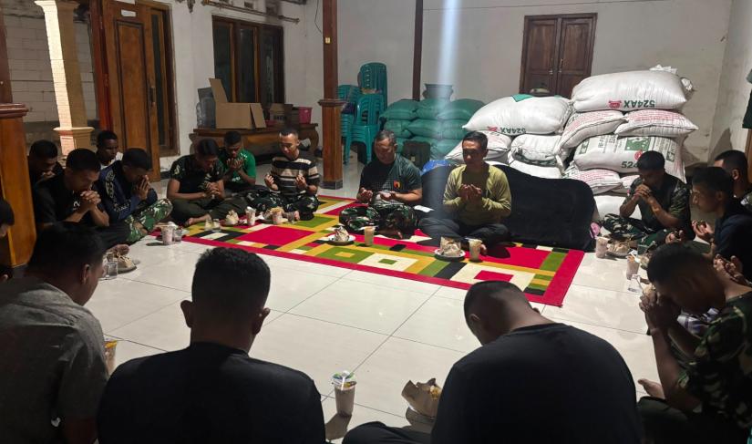 suasana penuh kehangatan, keduanya berkumpul mengikuti tasyakuran yang digelar di kediaman Sukardi, warga Dusun Krebet RT 013 RW 006, Kecamatan Kedungadem, Sabtu (18/7/2026) malam.