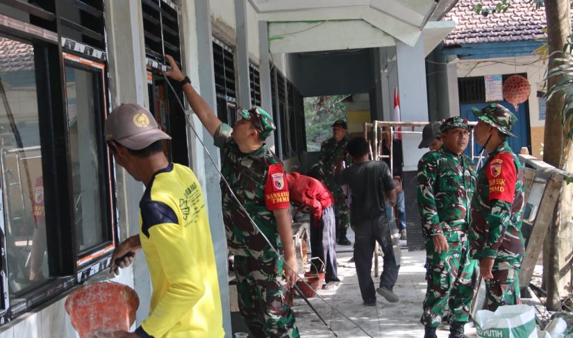 Kepedulian nyata terhadap masa depan generasi penerus bangsa kembali dihadirkan oleh Satuan Tugas (Satgas) TNI Manunggal Membangun Desa (TMMD) ke-129 Kodim 0813 Bojonegoro.