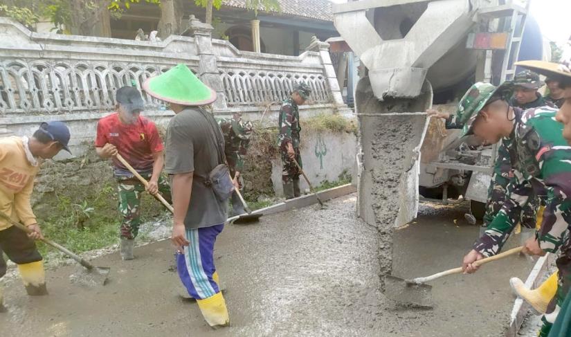 Program TNI Manunggal Membangun Desa (TMMD) ke-129 Tahun Anggaran 2026 di Dusun Mundu, Desa Kesongo, Kecamatan Kedungadem, Kabupaten Bojonegoro, memasuki tahap penyelesaian akhir, Sabtu (1/8/2026).