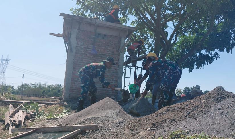 pelaksanaan TMMD tidak hanya berfokus pada pembangunan jalan, drainase, maupun infrastruktur lainnya, tetapi juga diarahkan untuk memenuhi kebutuhan dasar masyarakat yang berdampak terhadap kesehatan dan kesejahteraan warga.