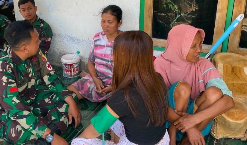 Tawa renyah dan perbincangan hangat menyeruak di salah satu teras rumah warga Dusun Kedungpandan, Desa Kesongo, Kecamatan Kedungadem, Kabupaten Bojonegoro, Selasa (28/7/2026).