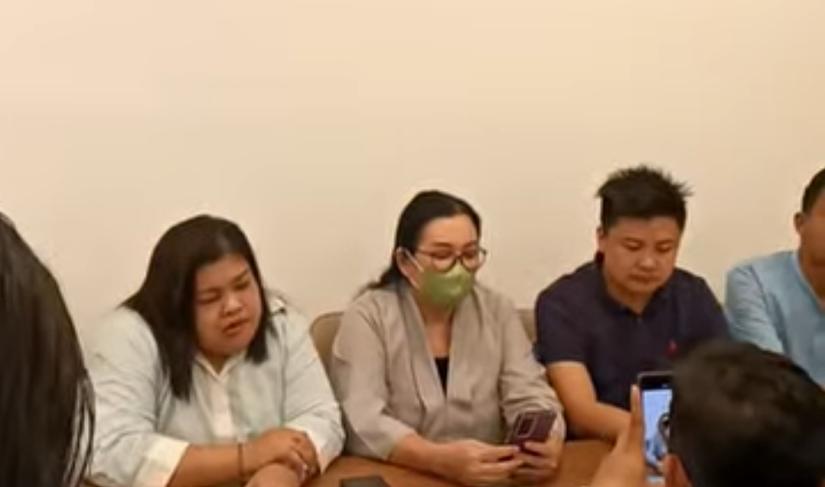 Kuasa Hukum tersangka Y saat Press Release dengan awak media