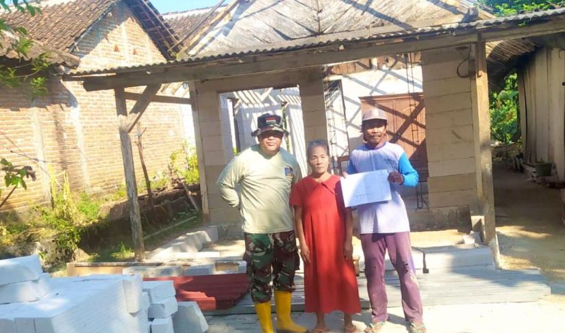 Pelaksanaan renovasi dilakukan secara bertahap oleh personel Satgas TMMD bersama masyarakat. Program tersebut menjadi wujud kepedulian terhadap warga yang selama ini menempati rumah dengan kondisi kurang layak, sehingga diharapkan dapat memberikan lingkungan tinggal yang lebih aman, sehat, dan nyaman.