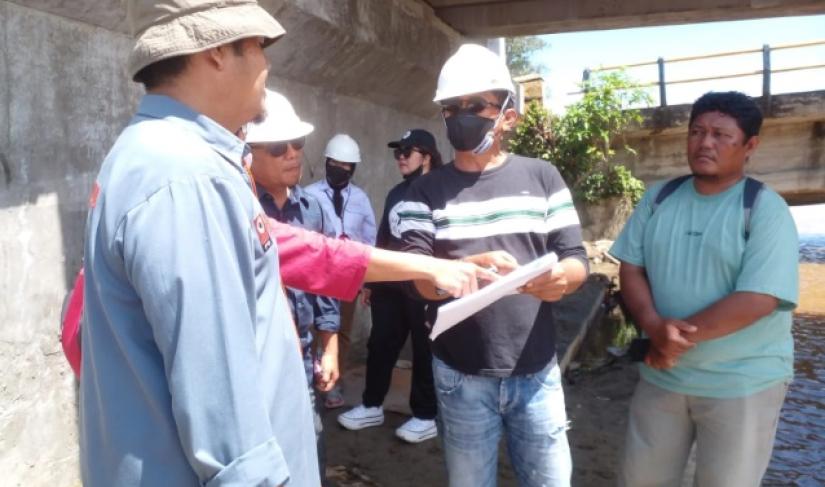 Dewan Bengkulu melakukan peninjauan langsung ke Jembatan Martan yang berada di ruas jalan Pasar Ngalam–Pasar Talo, Desa Pasar Seluma, Kecamatan Seluma Selatan, Rabu (6/5/2026).