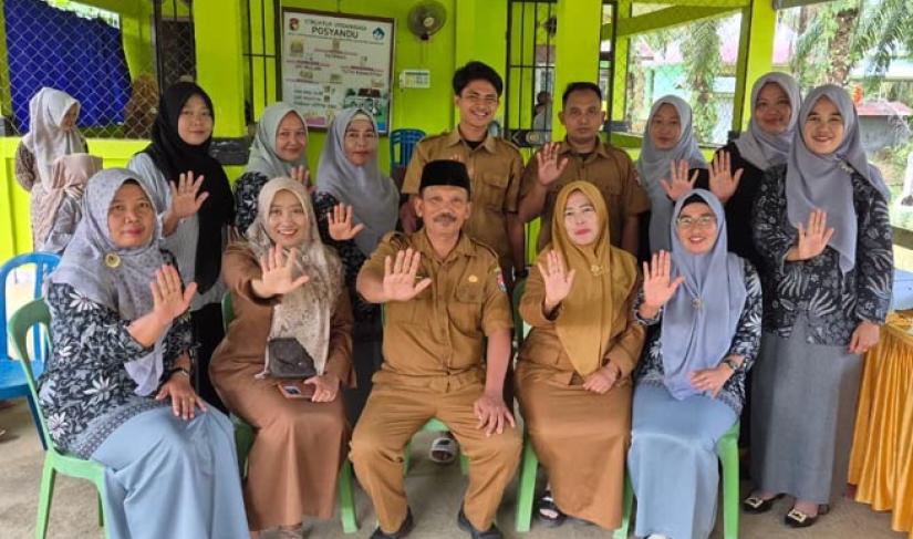 Peringatan Hari Posyandu Nasional Tahun 2026 di Desa Tirta Makmur, Kecamatan Air Manjunto, Kabupaten Mukomuko berlangsung semarak, Selasa (12/5/2026). (Oye/PenaRafflesia.Com)