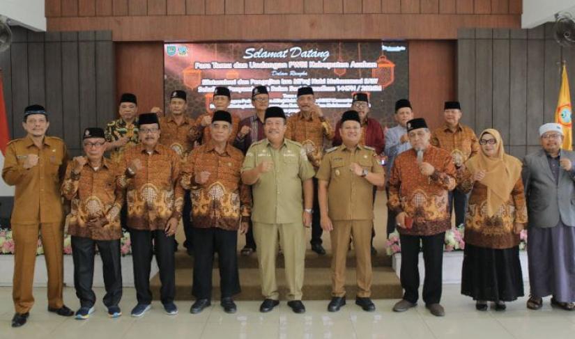 Persatuan Wredatama Republik Indonesia (PWRI) Kabupaten Asahan menggelar pengajian Isra Mi’raj Nabi Muhammad SAW dan silaturahmi dalam rangka menyambut Bulan Suci Ramadhan 1447 H/2026 M di Pendopo Rumah Dinas Bupati Asahan, Senin (09/02/2026). 