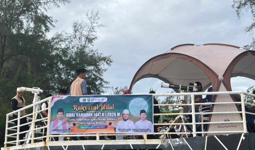 Rukyatul hilal untuk penetapan awal Ramadan 1447 Hijriah/2026 Masehi di Pantai Panjang, Selasa (17/2).