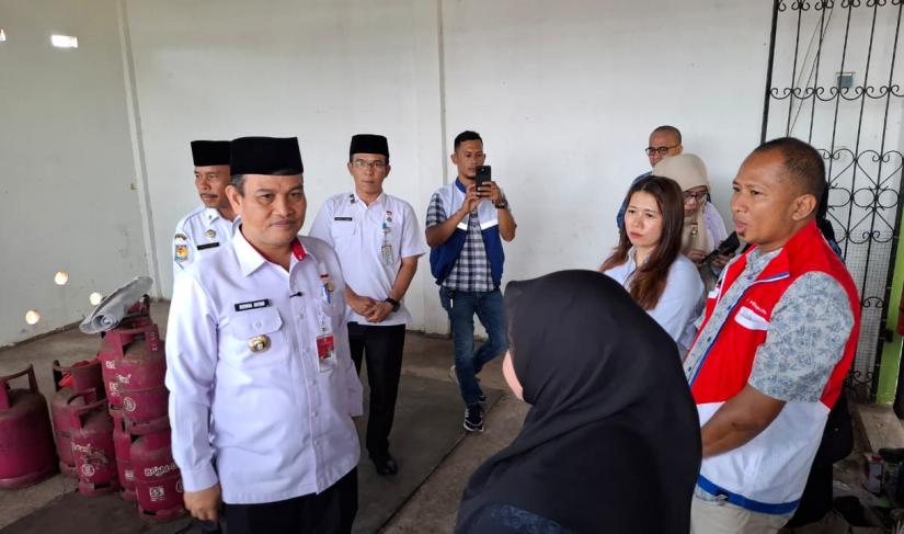 Penjabat Sekretaris Daerah Provinsi Bengkulu, Herwan Antoni, melakukan peninjauan agen hingga pangkalan elpiji subsidi di Kota Bengkulu, Rabu siang (18/2).