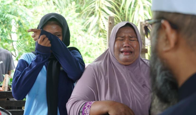 Program Bantuan Pasang Baru Listrik (BPBL) bagi masyarakat kurang mampu.