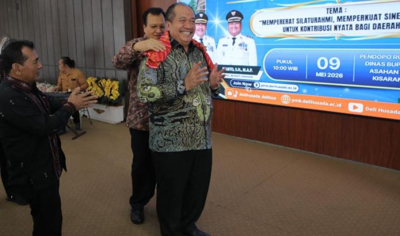 Pemerintah Kabupaten Asahan menerima kunjungan silaturahmi Keluarga Besar Institut Kesehatan Deli Husada (IKDH) Deli Tua di Pendopo Rumah Dinas Bupati Asahan, Sabtu 9/5/2026.