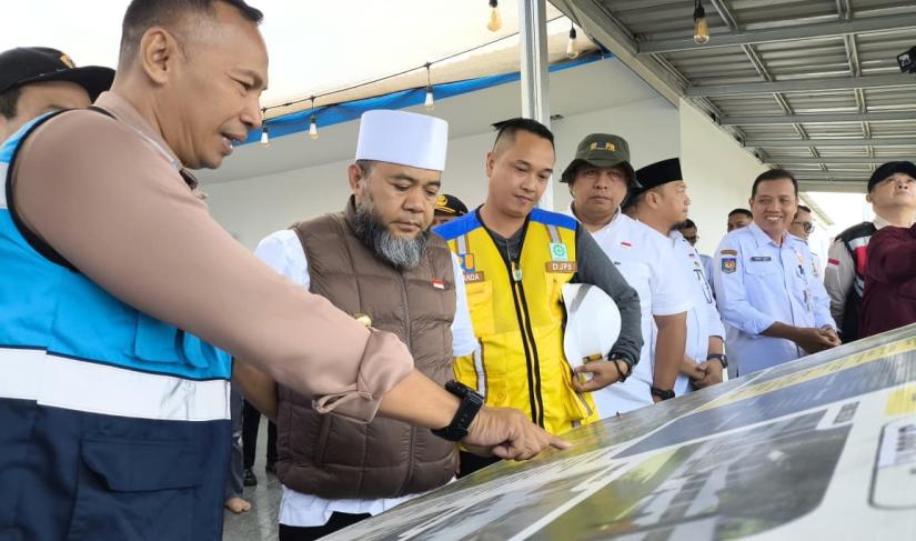 Gubernur Bengkulu Helmi Hasan meninjau langsung progres pembangunan Sekolah Rakyat di Kelurahan Sukarami, Kecamatan Selebar, Kota Bengkulu, Rabu (8/7). 