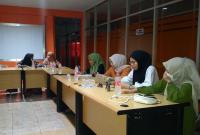 Panitia dialog publik Forhati Kota Bengkulu terlihat sedang mempersiapkan tahapan akhir dari pelaksanaan program kerja di Gedung Graha Syariah Kebun Tebeng Bengkulu. Rabu (26/10/22). Poto/Tim
