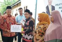 Bantuan Bedah Rumah Layak Huni dan Penyerahan KBS JKN KIS, dan oksigen konsentrator, Kamis (8/2).