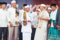 Tabligh Akbar di Halaman Masjid Raya Baitul Izzah Bengkulu, Jum’at (18/11).