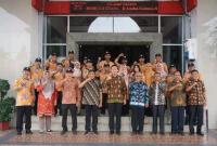 Poto bersama sekda Bengkulu Utara bersama jajaran Pemkab Bengkulu Utara saat pelepasan 