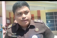 Dalam sidang terhadap terdakwa kasus dugaan Pungutan liar (Pungli) dalam penerbitan Surat Keputusan (SK) Pegawai Pemerintah dengan Perjanjian Kerja (PPPK) tenaga kesehatan (Nakes) Dinas Kesehatan Kabupaten Seluma, dalam Operasi Tangkap Tangan (OTT) Kejaksaan Negeri Seluma. Pada Jumat (1/9) dilakukan penundaan lantaran Majelis Hakim Pengadilan Negeri Tindak Pidana Korupsi pada Pengadilan Negeri Bengkulu Kelas I A, sedang dalam kondisi sakit.