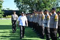 Wakil Walikota Bengkulu Dedy Wahyudi didaulat menjadi pemimpin apel Kasatkamlimg yang digelar di lapangan merdeka. 