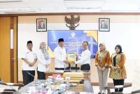 Foto: Wakil Gubernur Bengkulu serahkan Laporan Keuangan ke BPK.