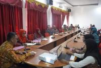 Asisten lll Saat Diruang Rapat Sekda Bengkulu Utara 