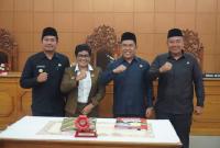 Wabup BU Bersama ketua DPRD Beserta Wakil ketua I, dan II,