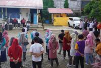 Wakil Walikota Bengkulu Dedy Wayudi menjadi pembina apel di kantor Inspektorat Kota Bengkulu, Jumat pagi (28/4/23).